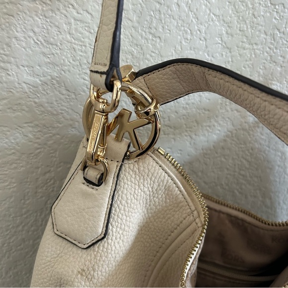Michael Kors Bag - Picture 3 of 4